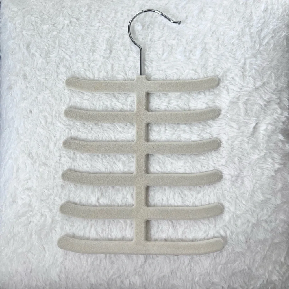 Velvet Accessory Hangers Set of 3 Tan Cream Tiered NWT